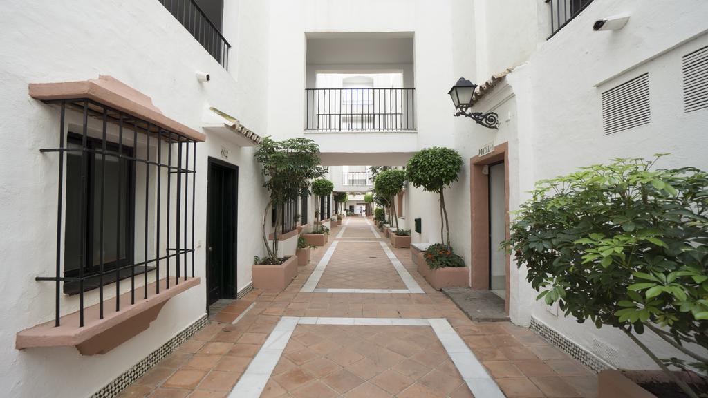 Club Jardines Del Puerto Apartment Marbella Exterior photo