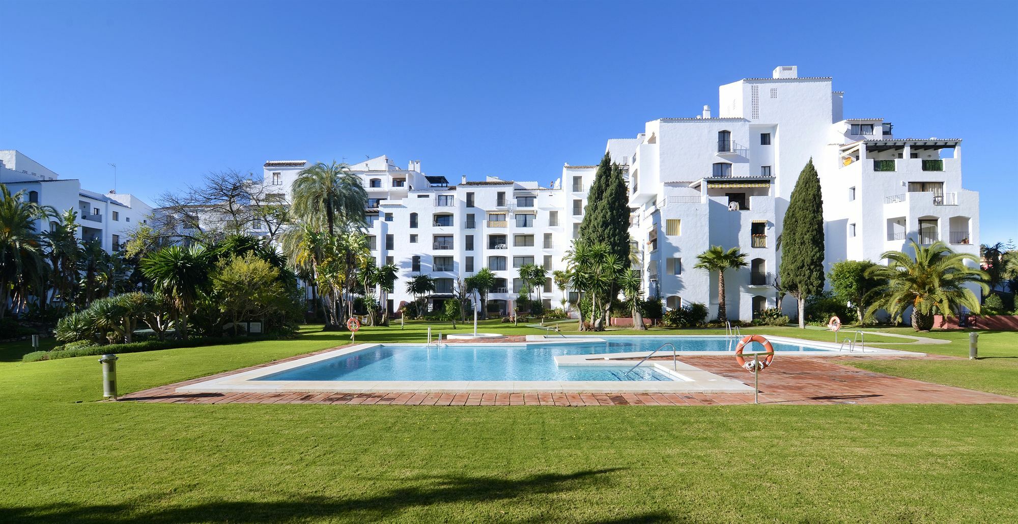 Club Jardines Del Puerto Apartment Marbella Exterior photo